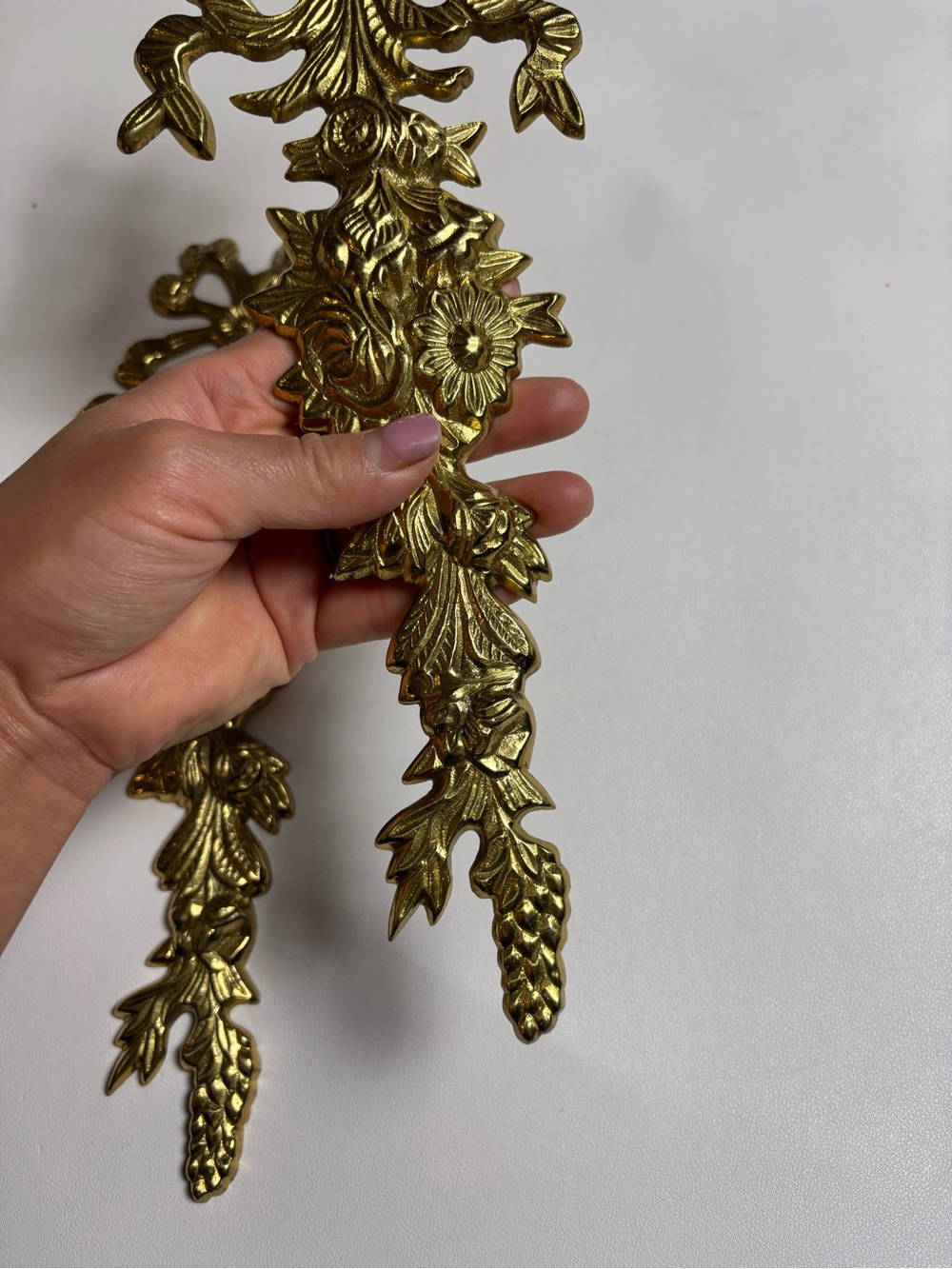 Vintage Solid Brass Hanging Bow And Floral Swag - Picture 8 of 9